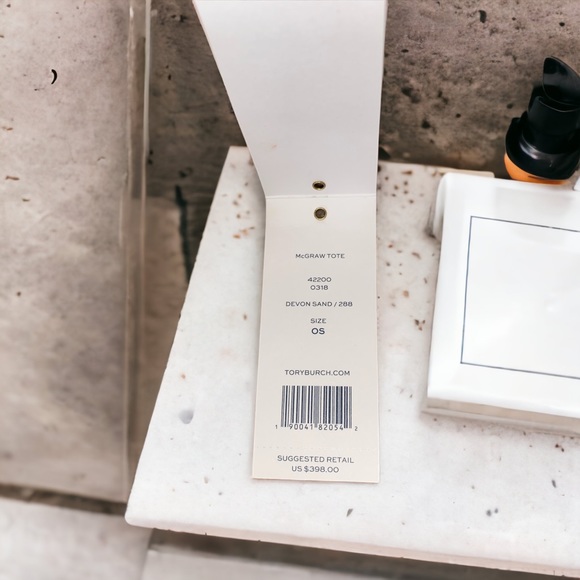 TORY BURCH
McGraw Leather Tote - Devon Sand
42200-288 - Picture 9 of 9